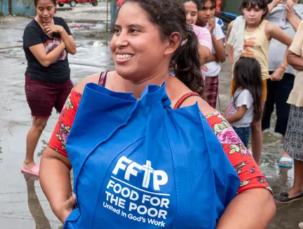 distribution of disaster relief kit in honduras after flood