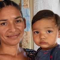 El Ocotal Mother at the Food Distribution Center