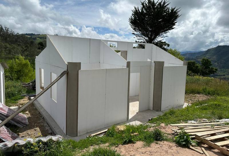 a home built from fiber cement in Colombia for environmental sustainability