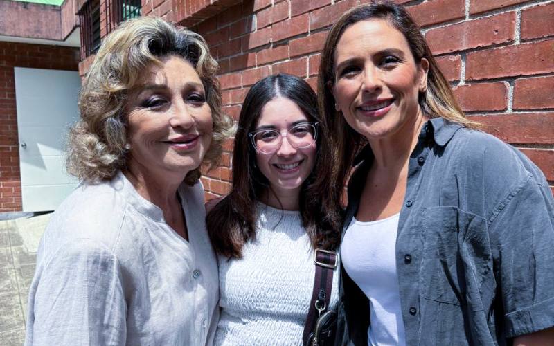 Natalia with Angelica Maria and Angelica Vale