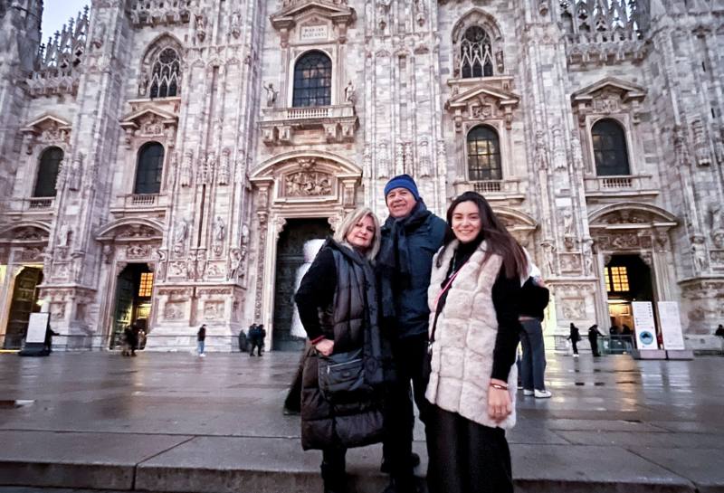 Maria Fernanda Rios with her parents in Italy